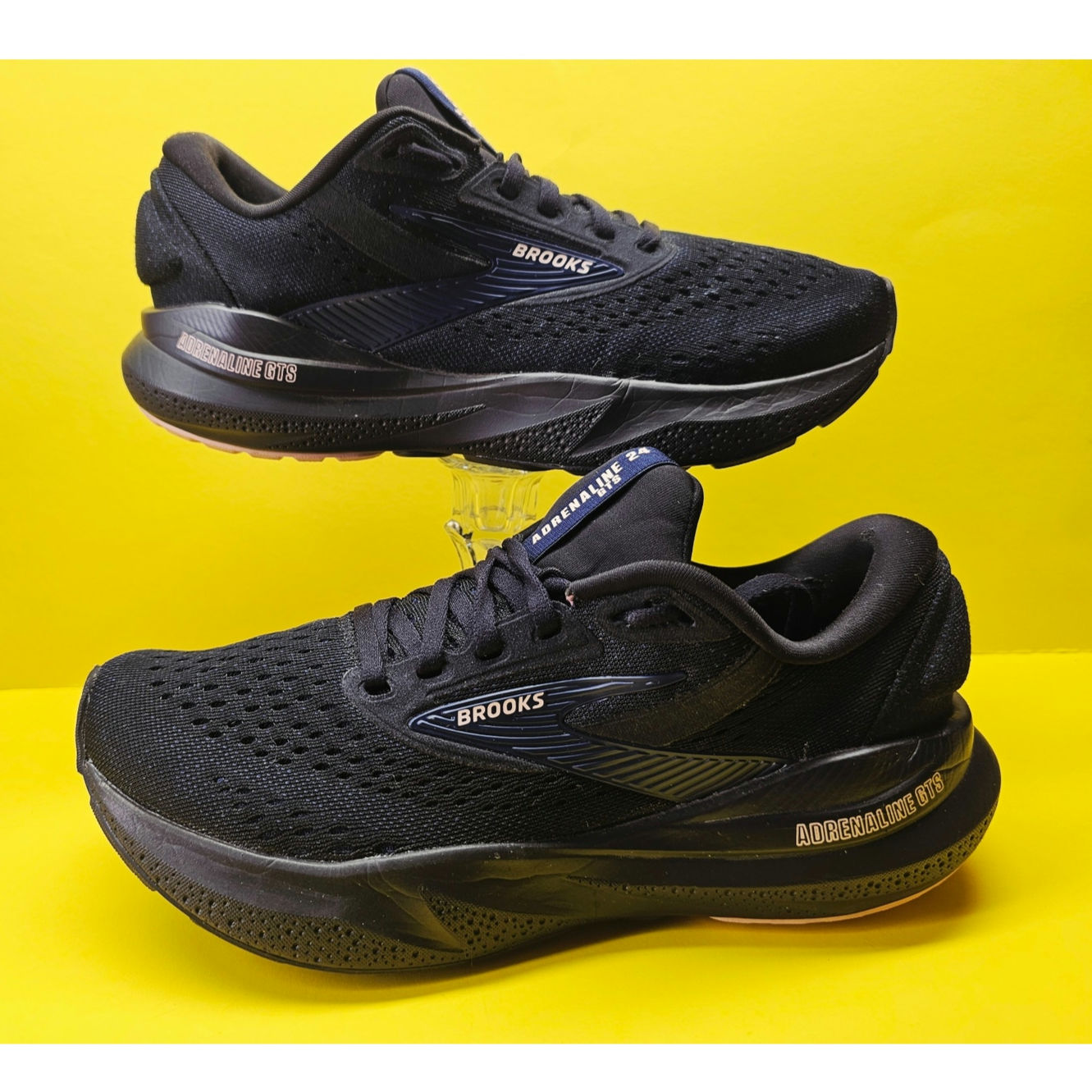 Brooks Women 8 Comfy Footwear